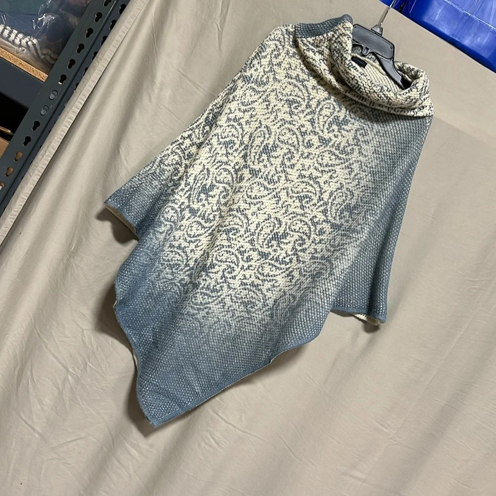 Zoe Madison Blue Paisley Turtleneck Knit Pullover Sweater Poncho Shawl Small/Med